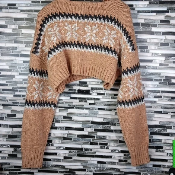 Urban Outfitters M Cropped Tan Snowflake Fuzzy Sweater Pullover - Picture 6 of 10